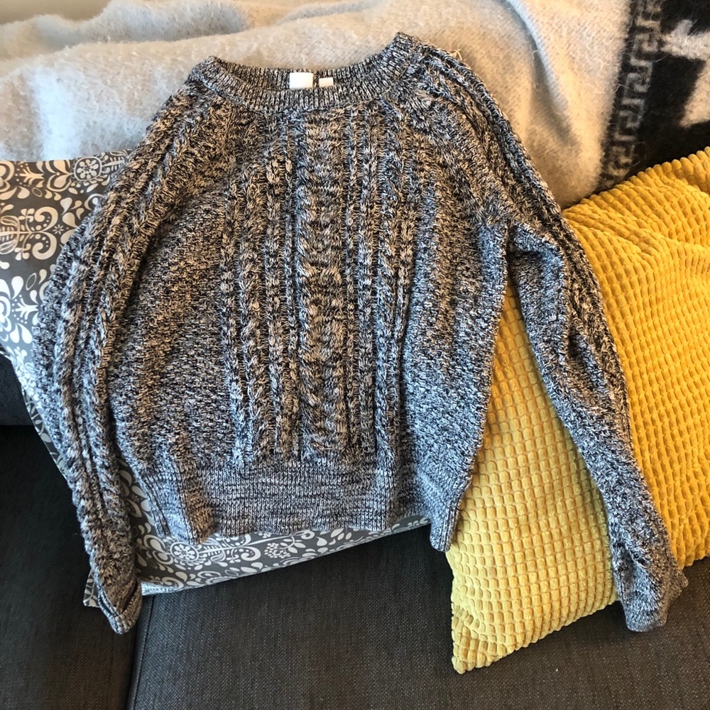 GAP sweater